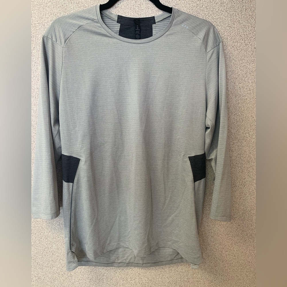 Lululemon Men’s Shirt Size Medium 3/4 Sleeve Stretch Performance Gray